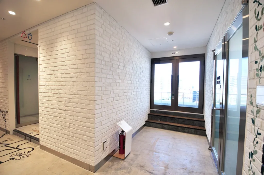 ブリックタイル CAN'BRICK for Paint ペンキ塗り用 施工事例 アトレ松戸 8F共用スペース