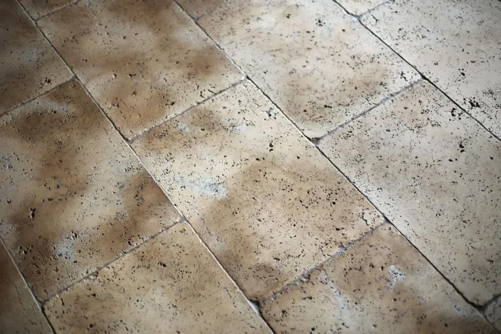 バー内装デザイン CAN’FLOOR「トラビス(TRV-1)」CAN’BRICK「マンチェスター(MC-1)」ブリックタイル ハンドメイド 床タイル