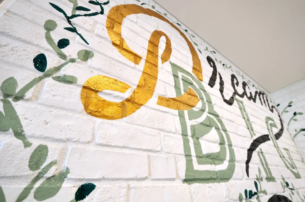ブリックタイル CAN'BRICK for Paint ペンキ塗り用 施工事例 アトレ松戸 8F共用スペース ペイント仕上げ