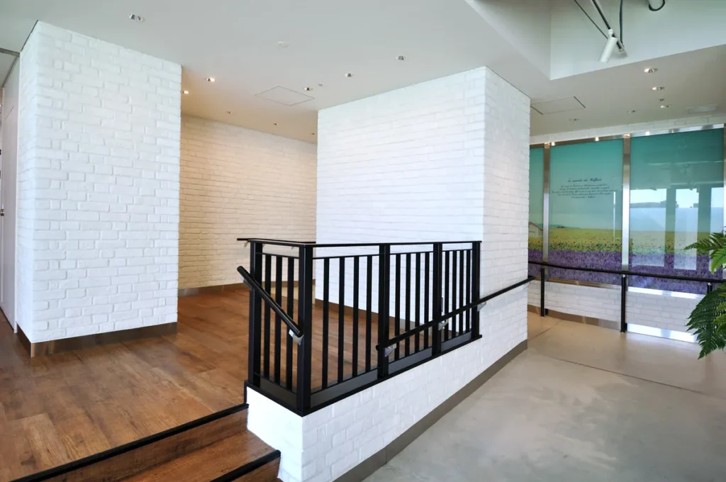 ブリックタイル CAN'BRICK for Paint ペンキ塗り用 施工事例 アトレ松戸 8F共用スペース