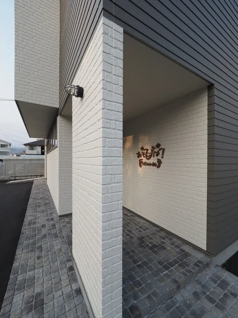 フロアータイル 床タイルCAN’FLOOR「キュービック(CUB)」 内外装事例