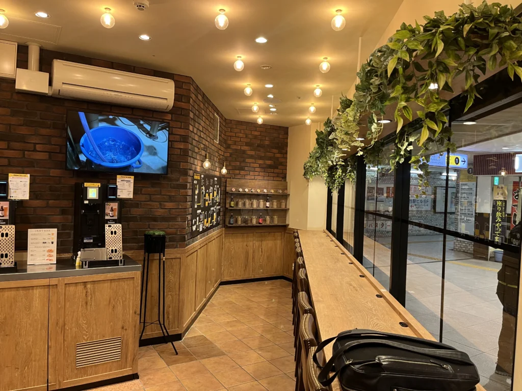 カフェ内装 レンガ・ブリックタイル 施工事例