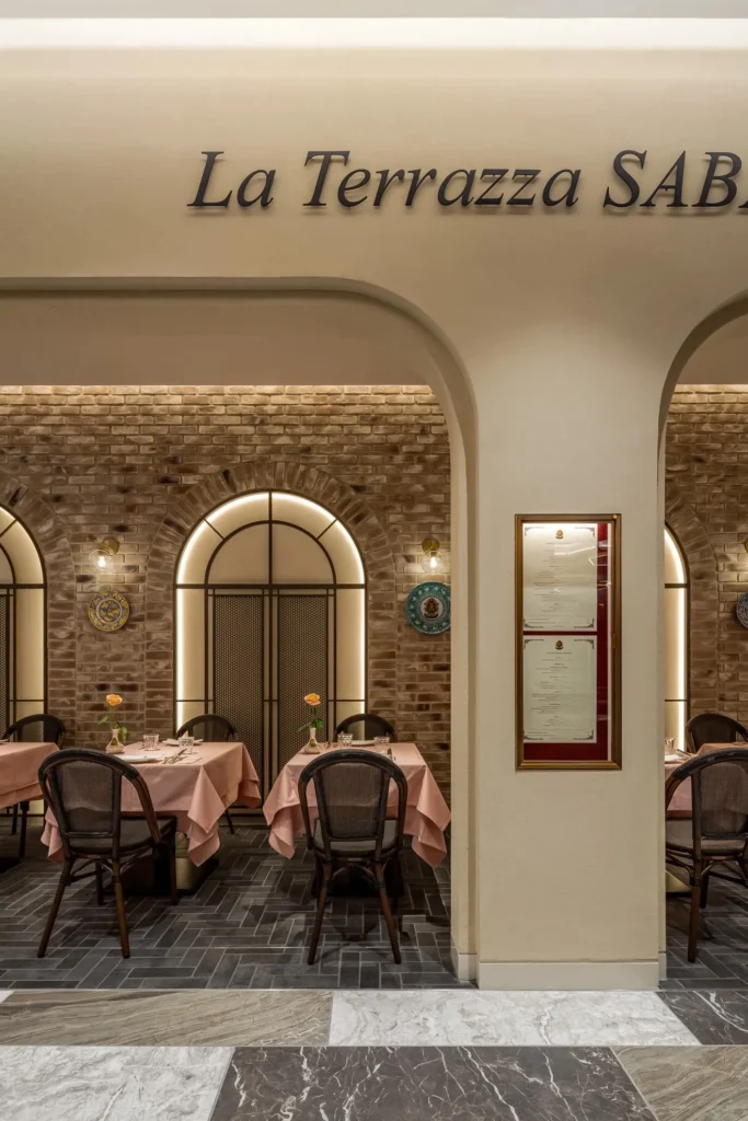 「La Terrazza SABATINI ミッドタウン八重洲店」ブリックタイルCAN’BRICK「テキサスクレンショー(TX-1)」 施工事例