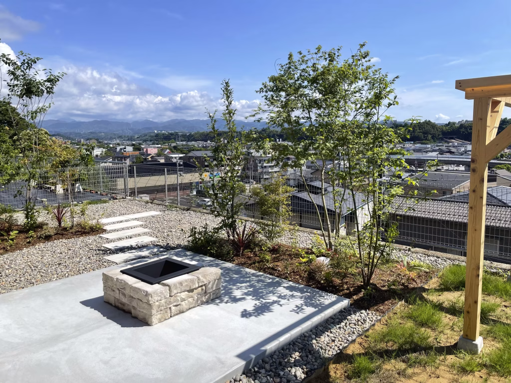 タイルを使った施工事例（Fire Pit -ファイヤーピット-｜住宅ガーデン施工事例）