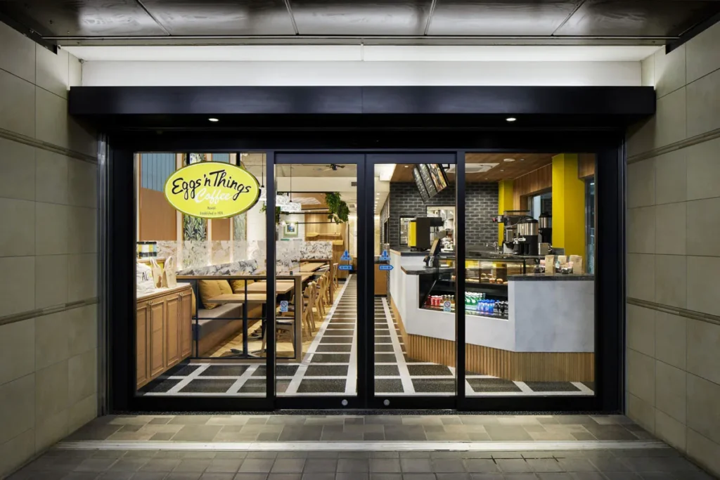 ブリックタイルCAN’BRICK「クロブリ(BK-3)」「シロブリ(WH-3)」Eggs'n Things Coffee 新浦安店