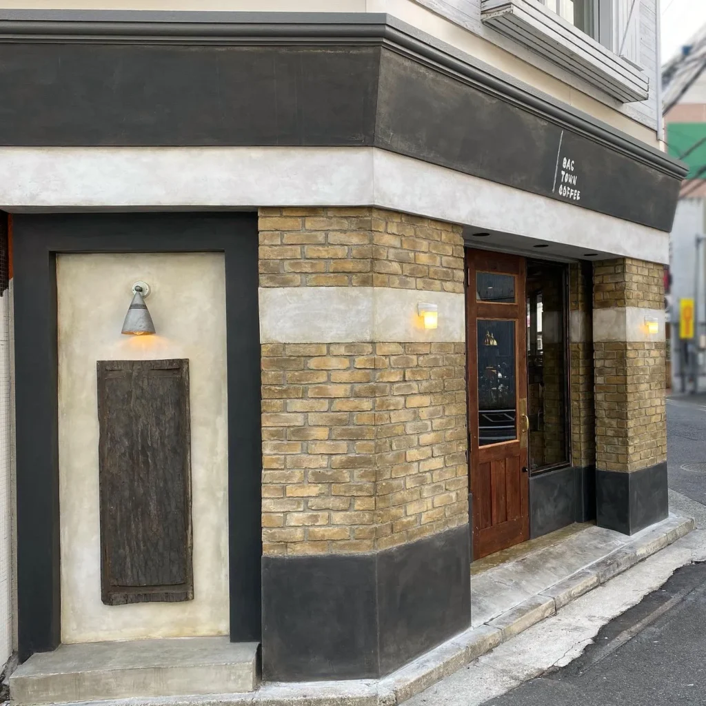 ファサードデザイン・内装 ブリックタイルCAN’BRICK「ケンブリッジ(CB-5)」 自家焙煎 珈琲店 