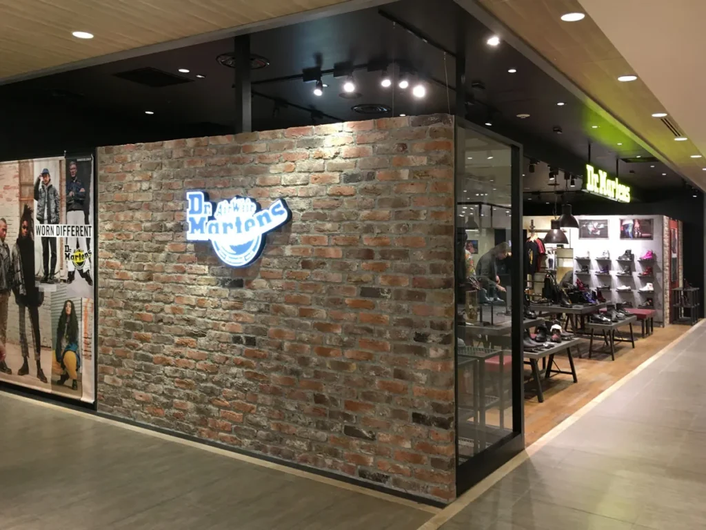 ブリックタイルCAN’BRICK「マンチェスター(MC-1)」ドクターマーチン二子玉川ライズ店